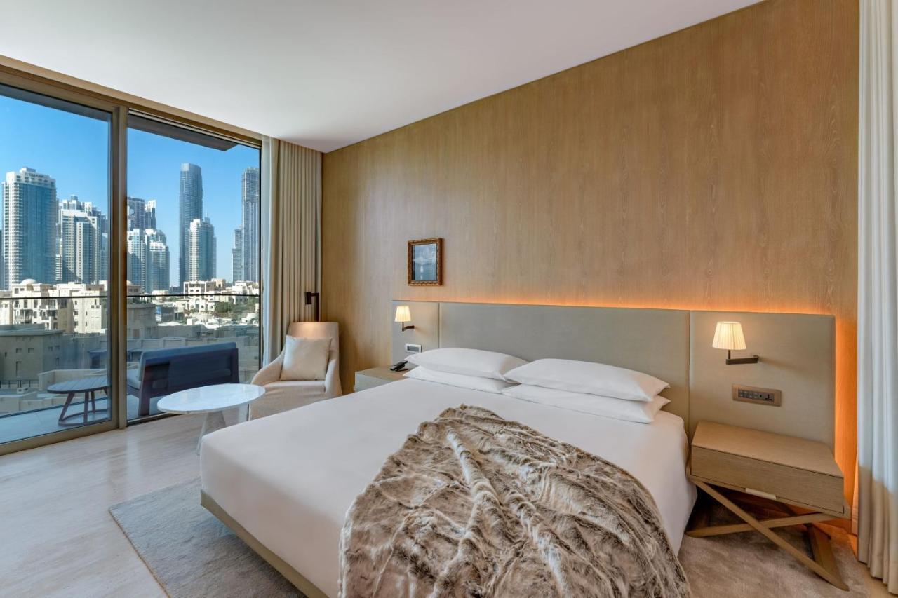 The Dubai Edition Exterior foto A bedroom at the hotel