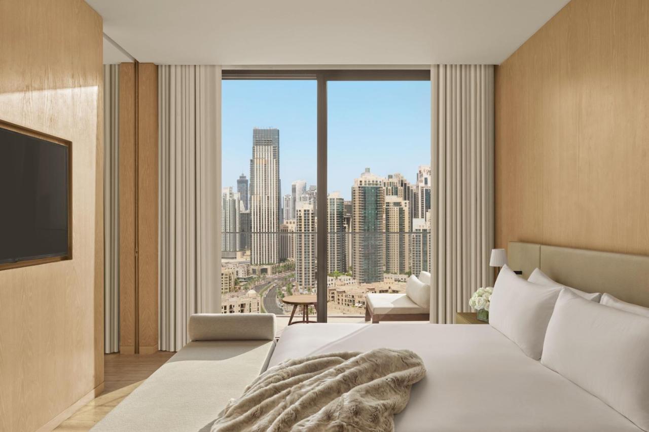 The Dubai Edition Exterior foto A bedroom at the hotel