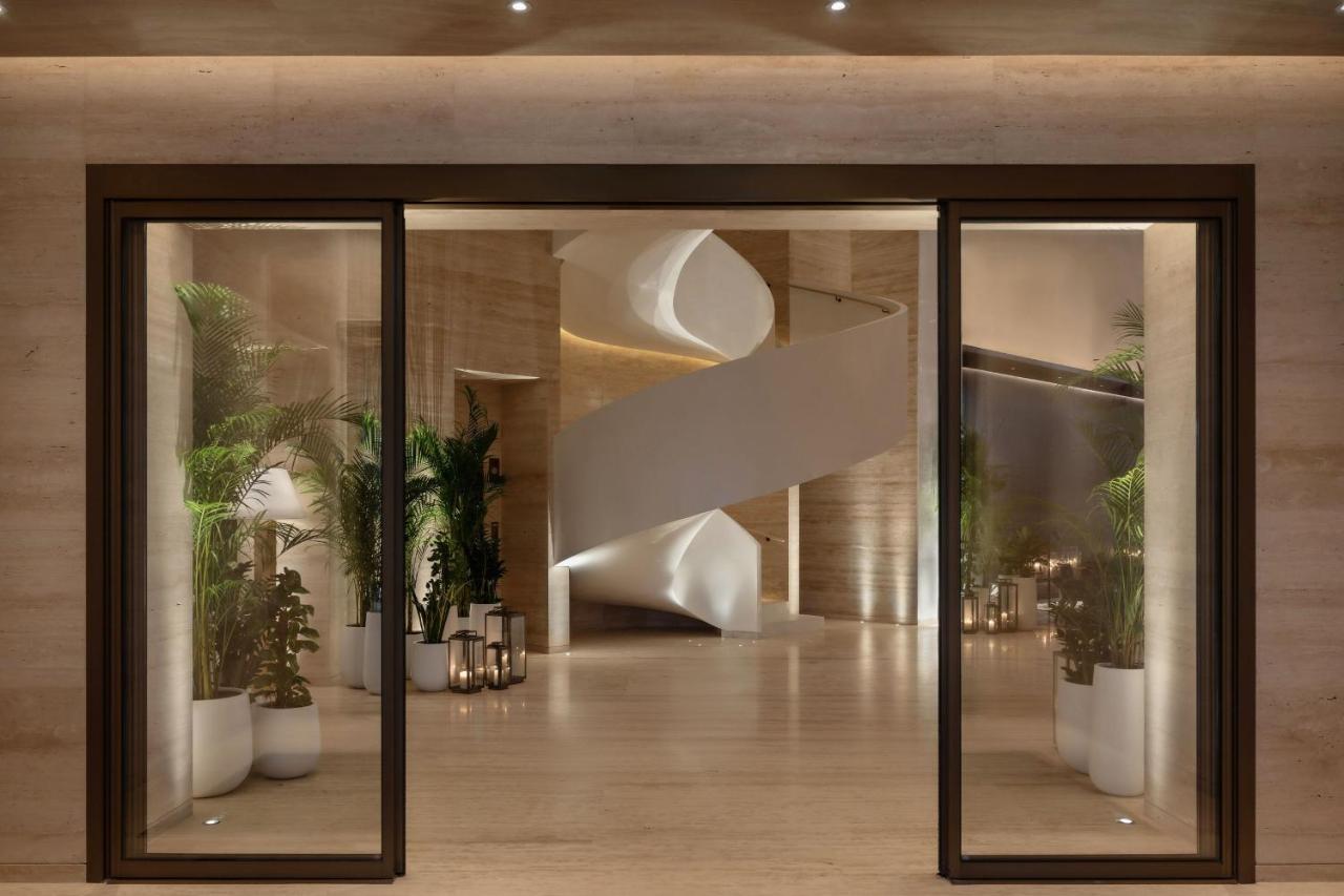 The Dubai Edition Exterior foto The lobby of the hotel