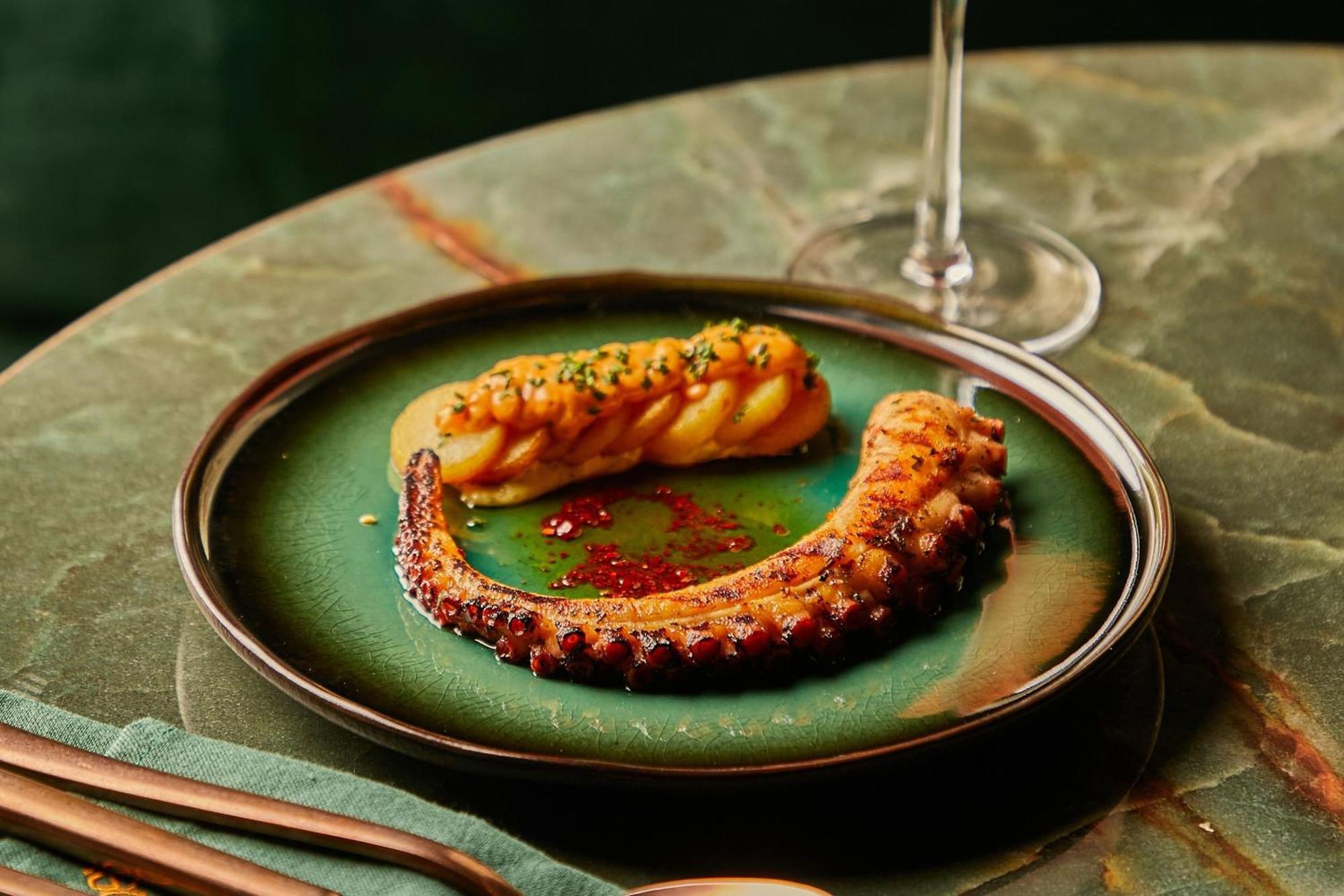 The Dubai Edition Exterior foto Octopus prepared in the Portuguese style