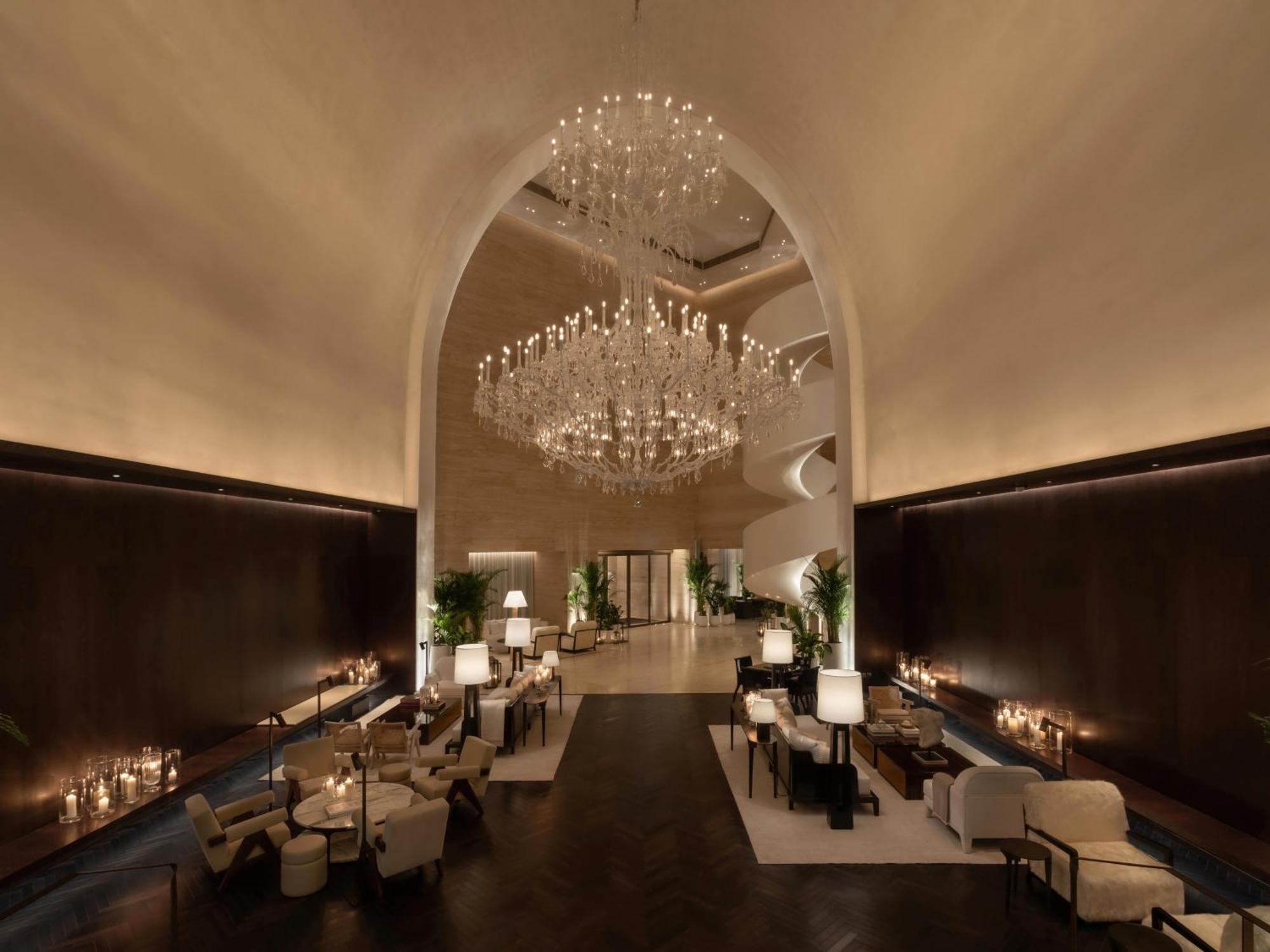 The Dubai Edition Exterior foto The lobby of the Ritz-Carlton, Dubai